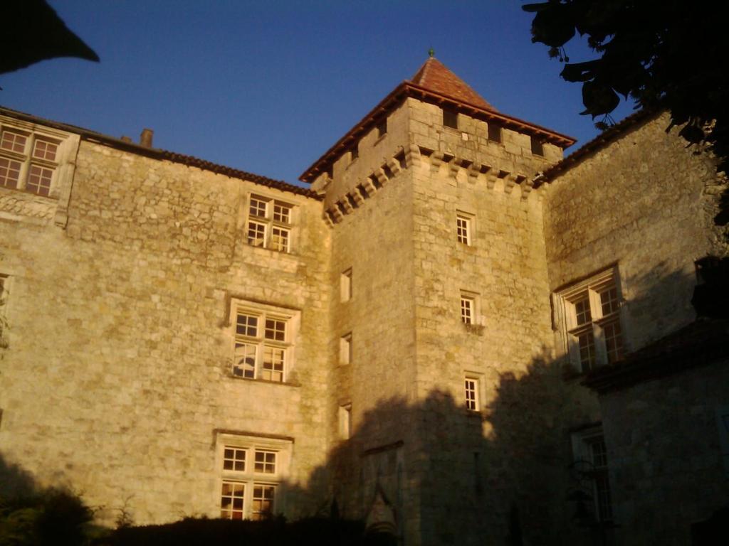 Chateau De Fourcès Kültér fotó